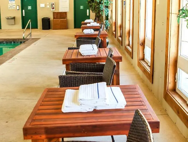 Flying Saddle And Steak House Lodge *