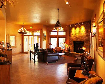 Flying Saddle And Steak House Lodge *